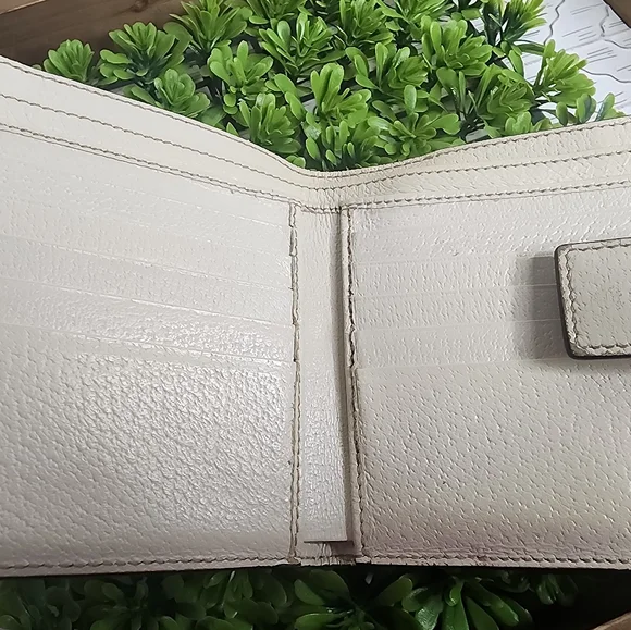 Gucci With COA Bifold Wallet - Picture 6 of 12